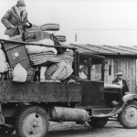 Vor der Deportation: Ankunft im Barackenlager Milbertshofen, November 1941. Bildnachweis: Stadtarchiv München